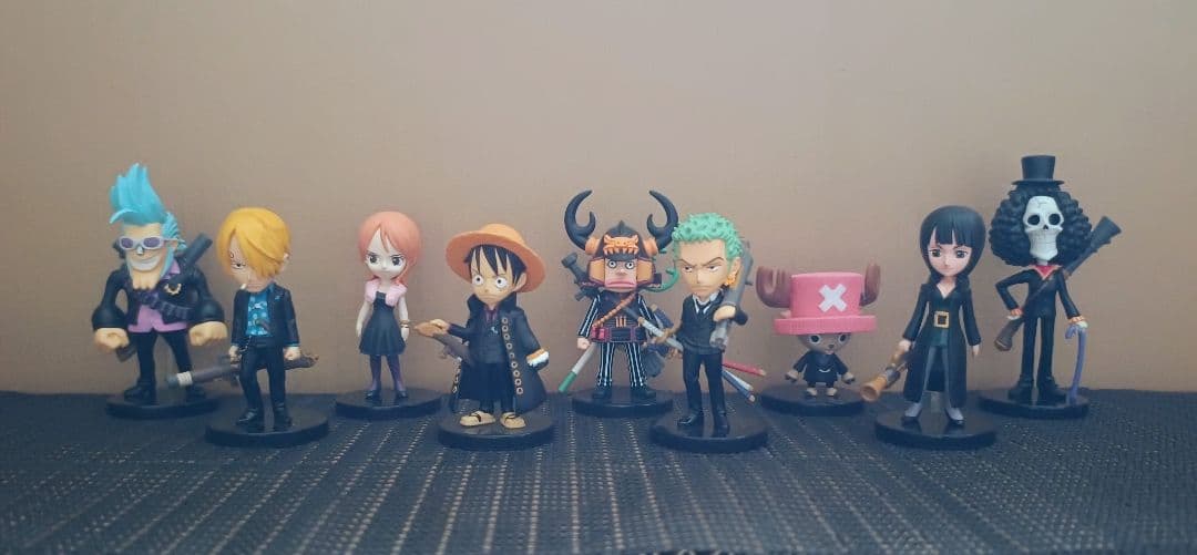 ワーコレ　ストロングワールド　麦わらの一味　戦闘服　ワンピース　フィギュア