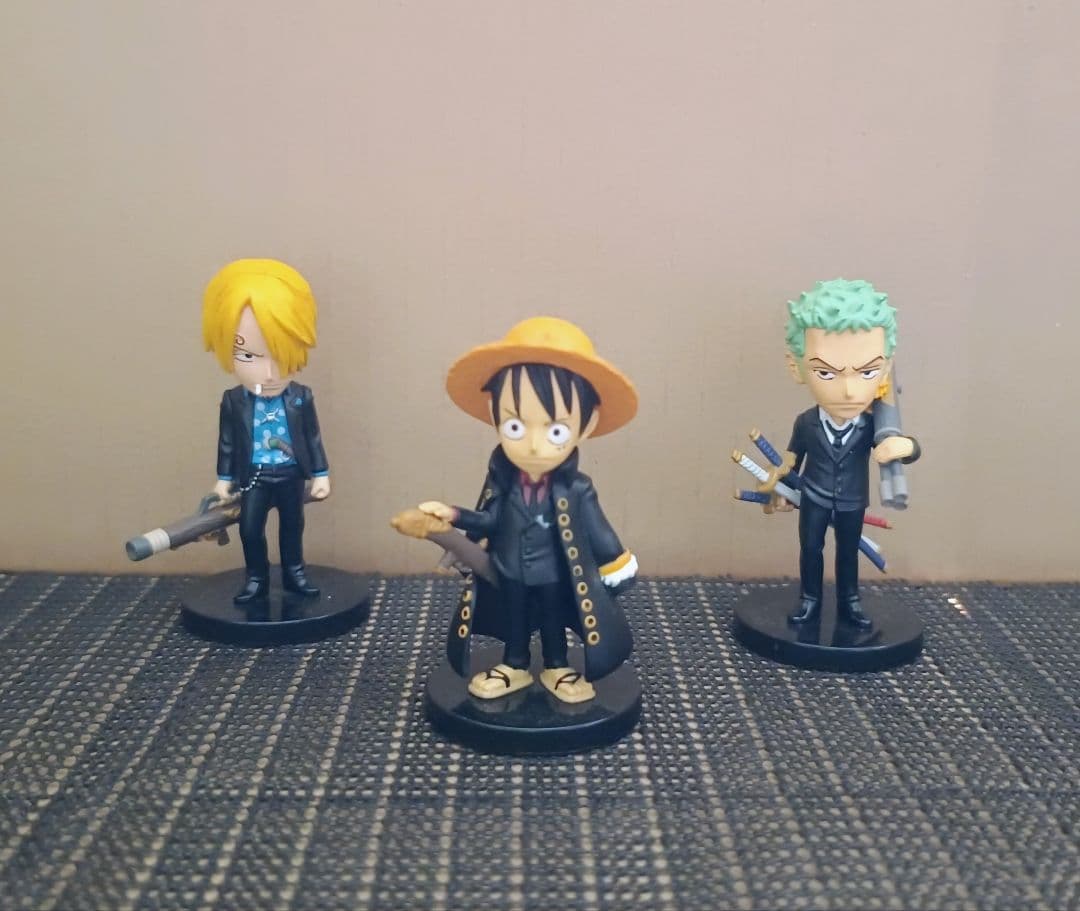 ワーコレ　ストロングワールド　麦わらの一味　戦闘服　ワンピース　フィギュア