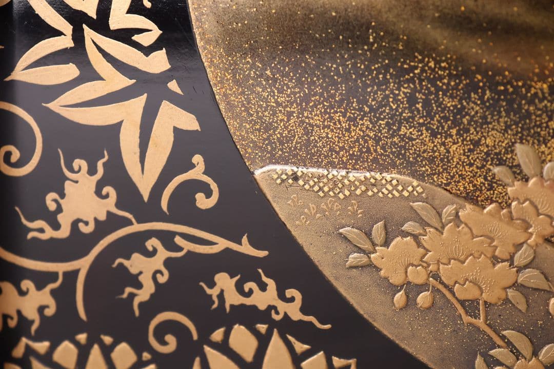 【MA693】加賀蒔絵 饅羹重 御所車 葵唐草 蝶 金蒔絵 螺鈿 木製 饅頭箱