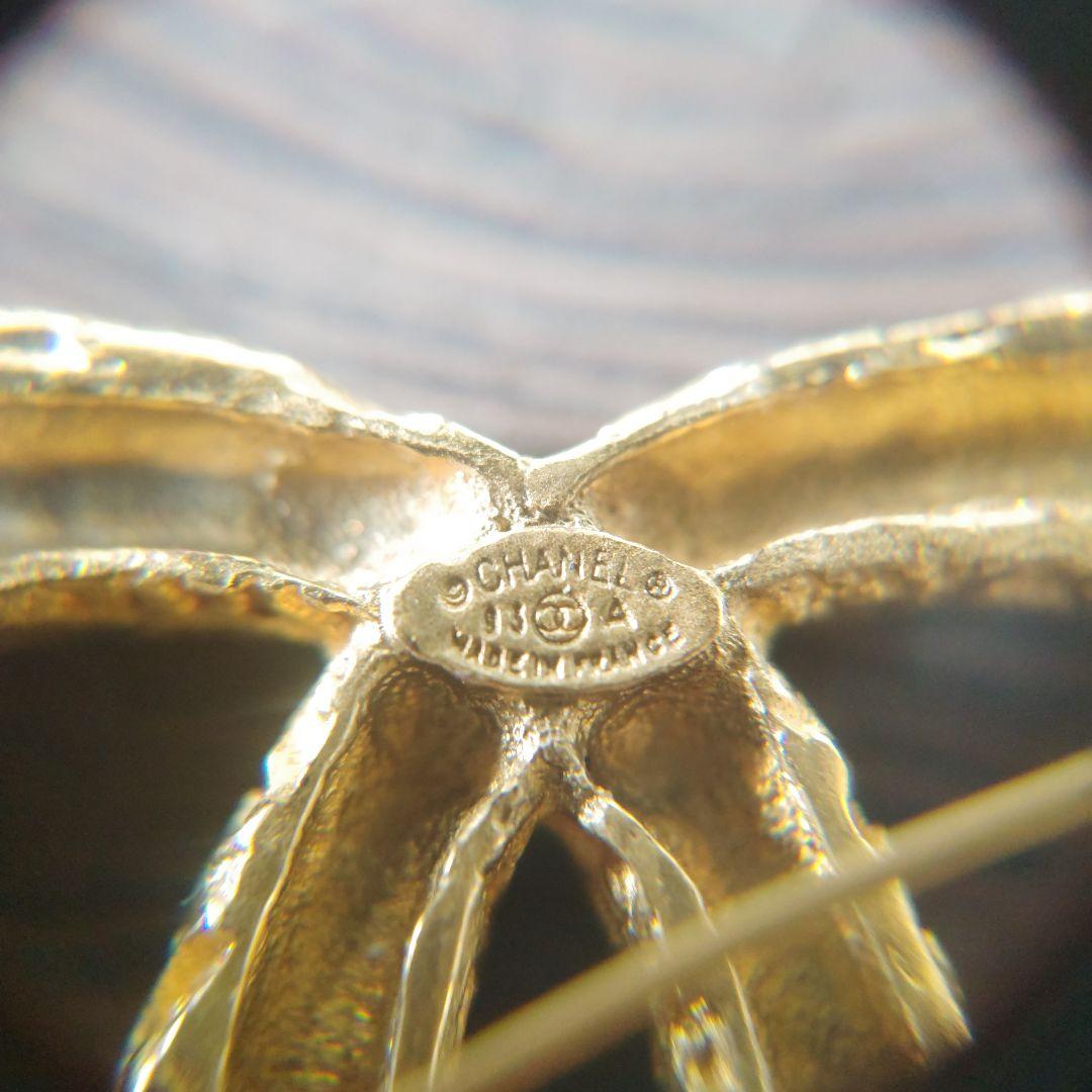 CHANEL ゴールド ダブル シャネルロゴブローチ