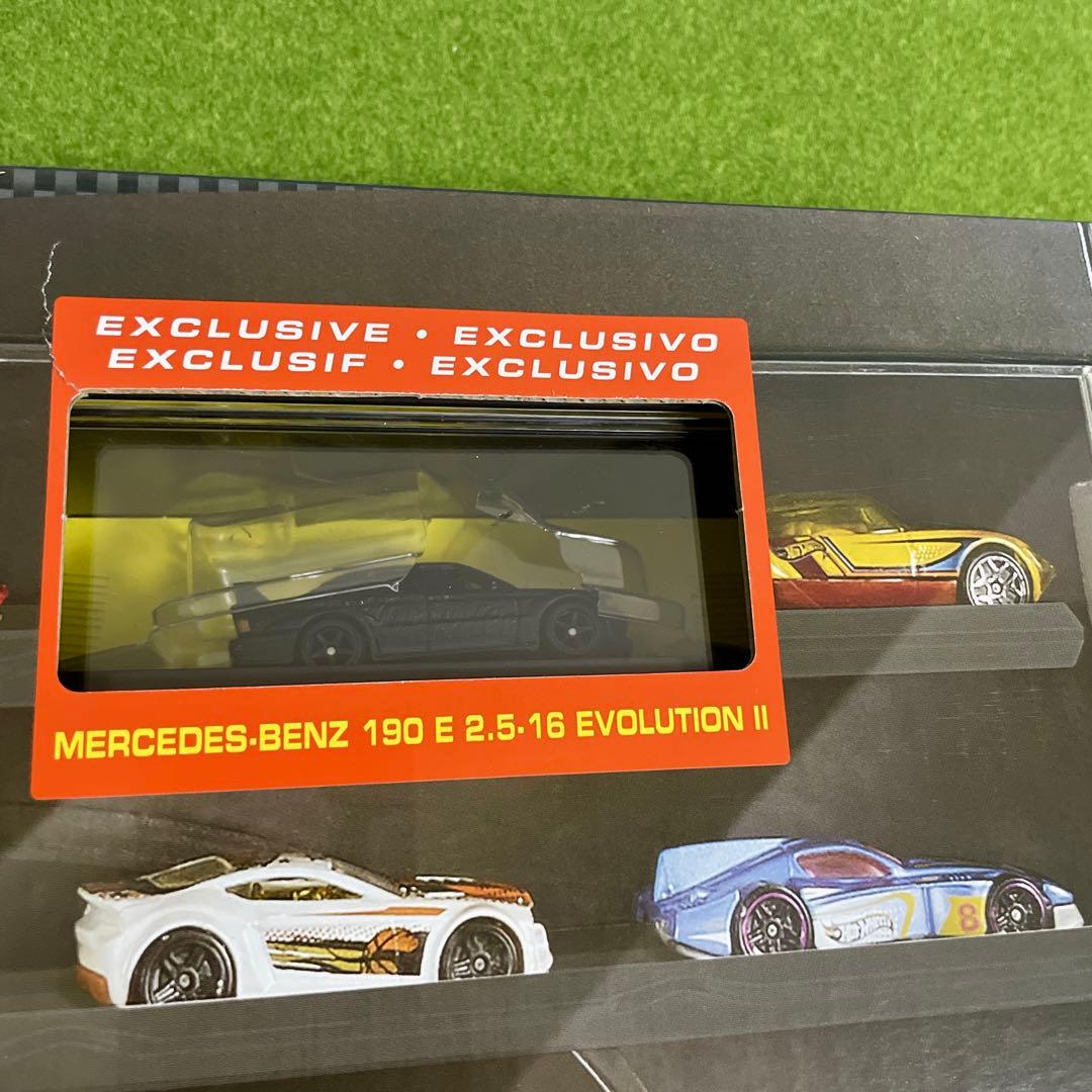 ホットウィール プレミアム ディスプレイケース　新品　未開封　ミニカー付き