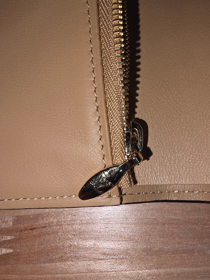 Louis Vuitton LVヴェルティカル ウォレット コンパクト