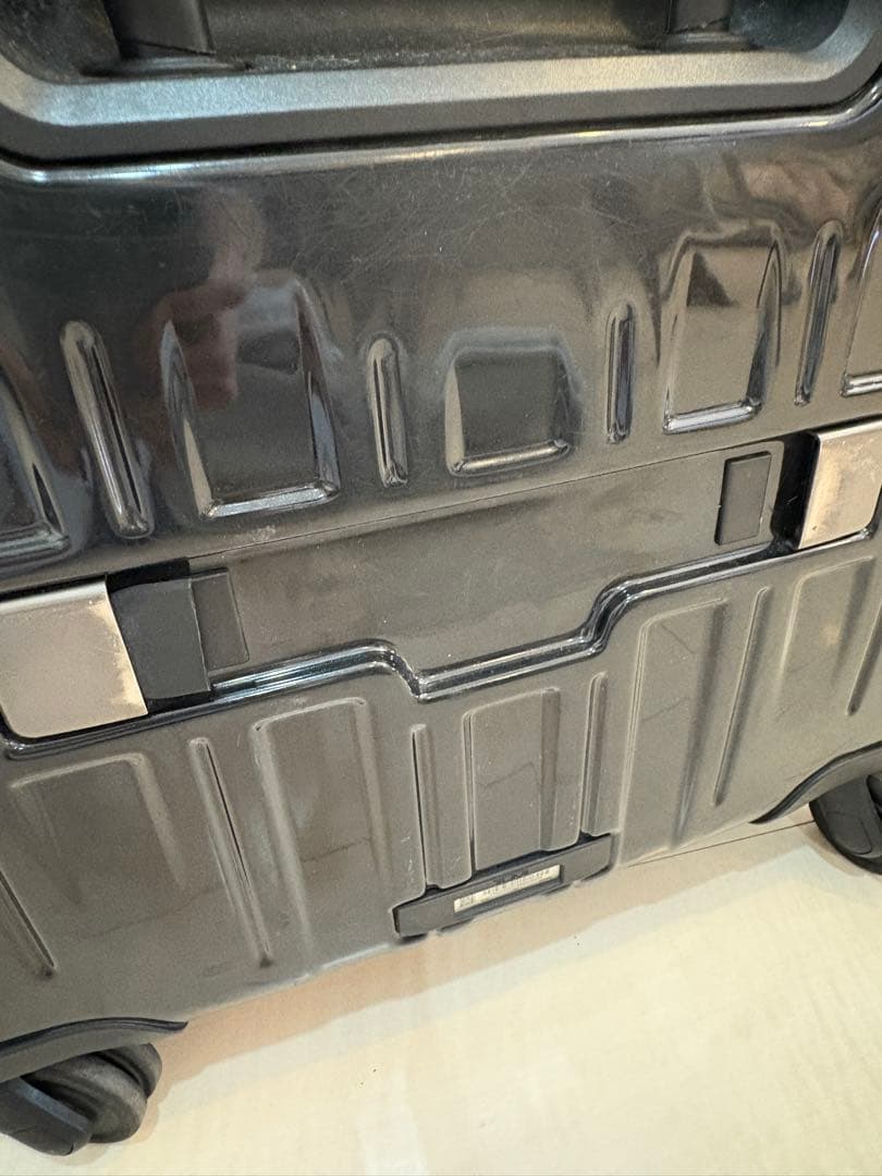 TUMI ブラック キャリーケース 4ホイール　V3