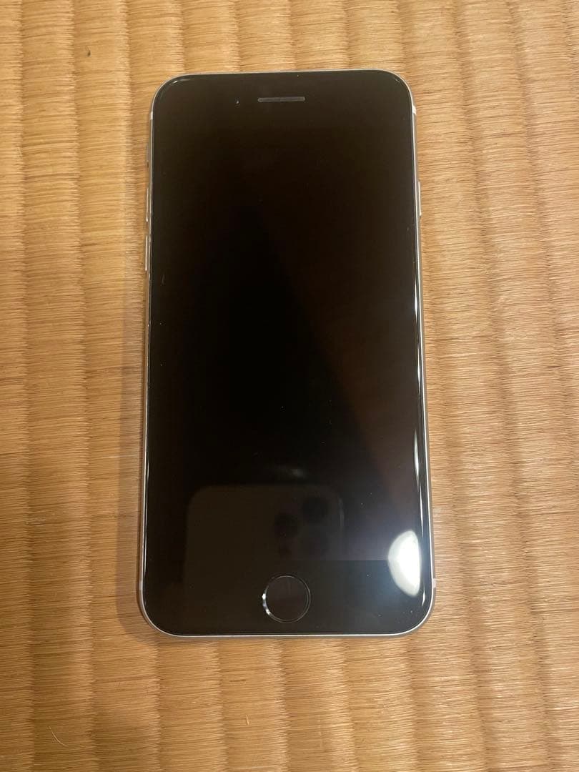 【ジャンク品】　iPhone se 第二世代　ホワイト　バッテリー残量78%