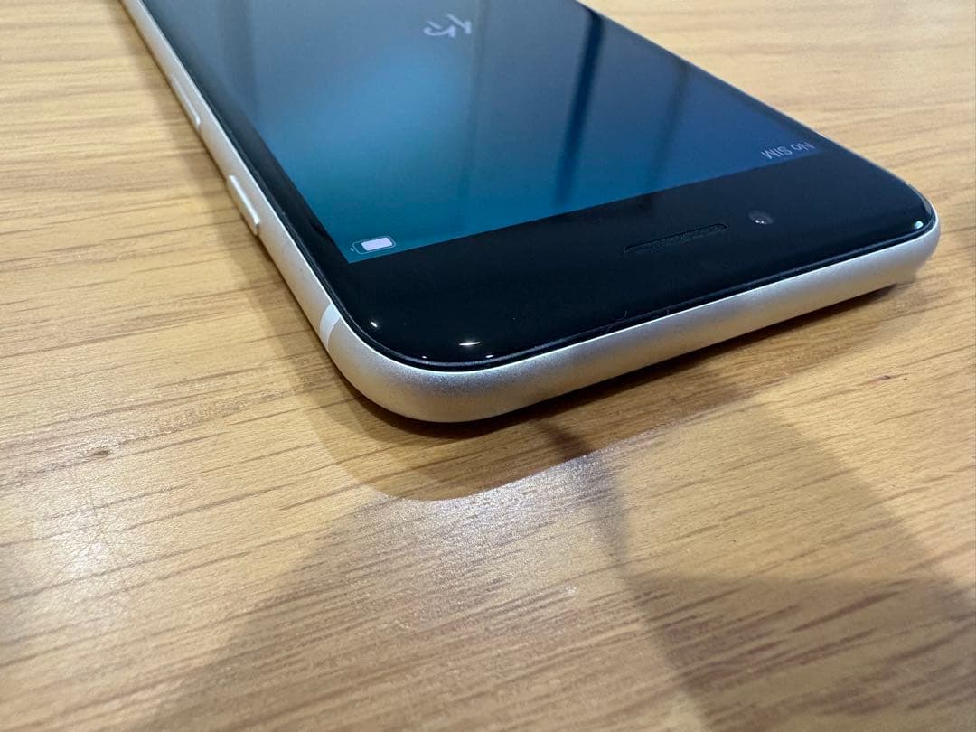 【ゆか】iPhoneSE3 ホワイト　128GB SIMフリー