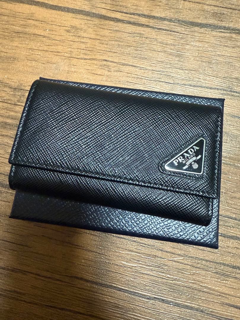 PRADA 6連キーケース SAFFIANO TRIANGOLO NERO