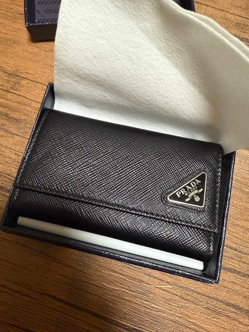 PRADA 6連キーケース SAFFIANO TRIANGOLO NERO