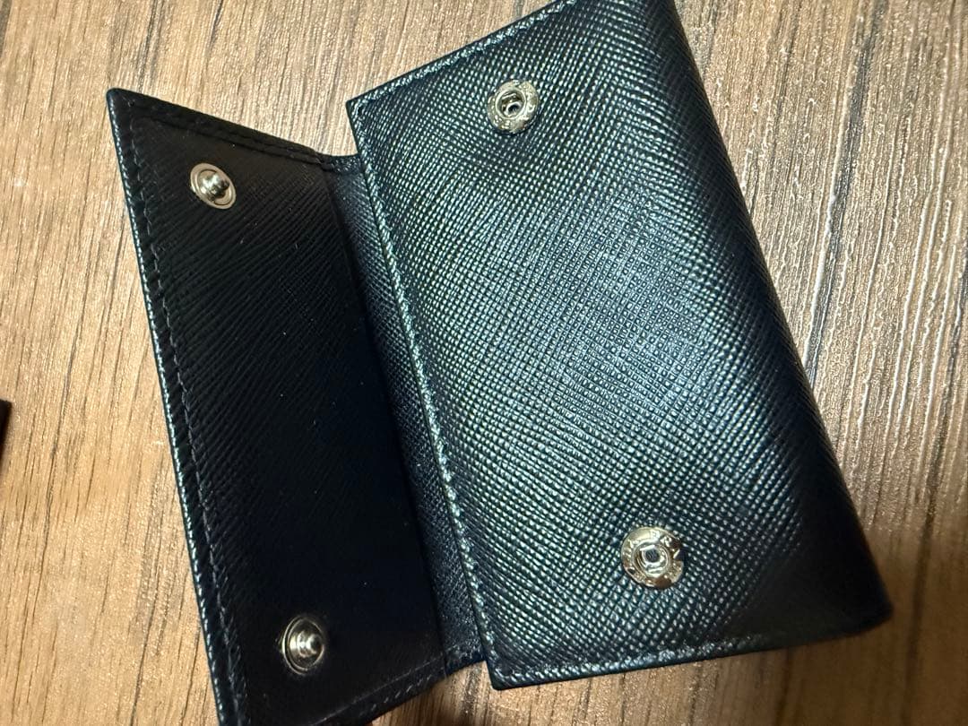 PRADA 6連キーケース SAFFIANO TRIANGOLO NERO