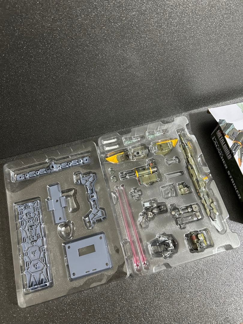 d*7様 メタルビルド エール/ソード/ランチャーストライカー