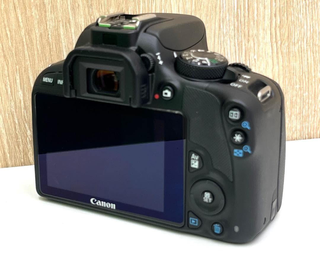 美品　EOS　Kiss X7 ダブルズームキット キャノン