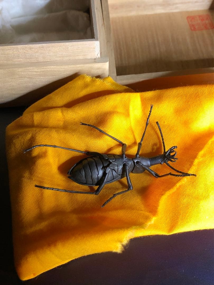 海鳴りさん専用出品　満田晴穂氏作品　自在置物　マイマイカブリ