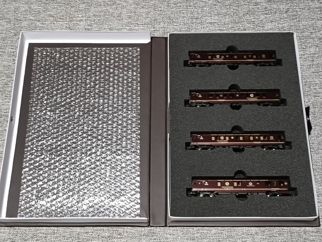 【未使用】KATO 10-1519クルーズトレイン「ななつ星in九州」8両セット