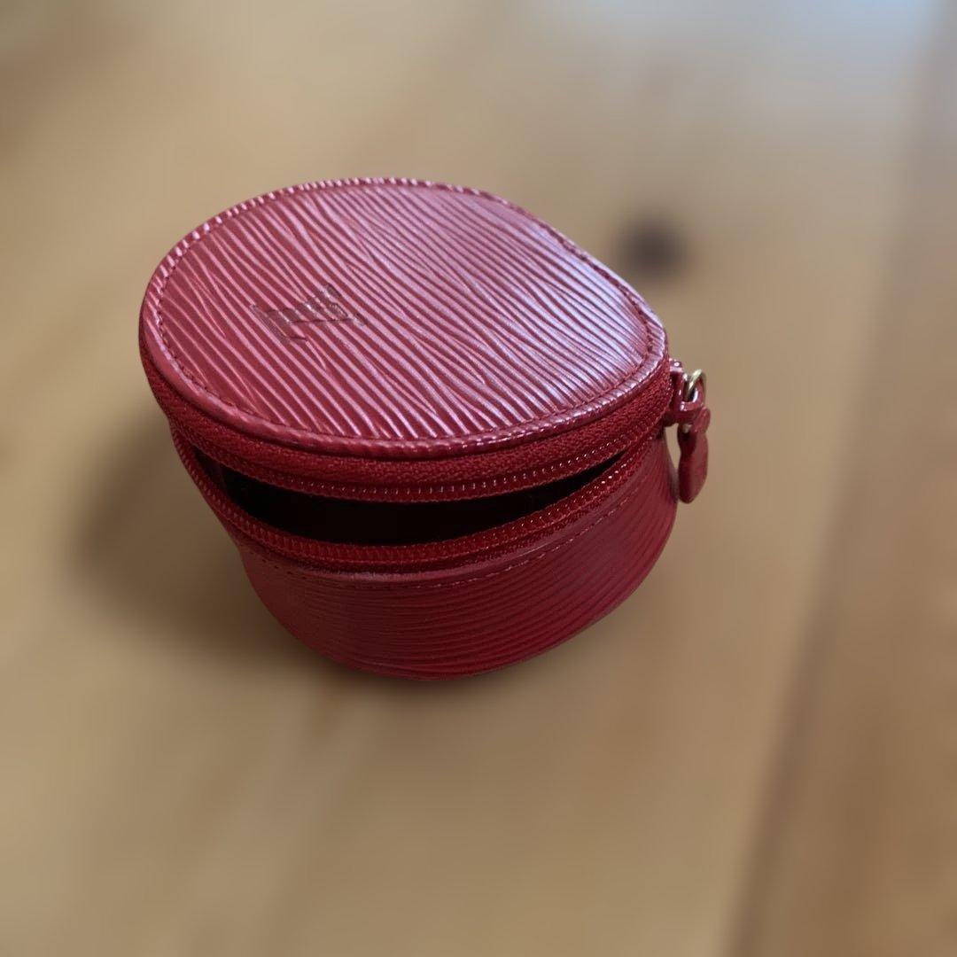 Louis Vuitton エピレザー ケース レッド