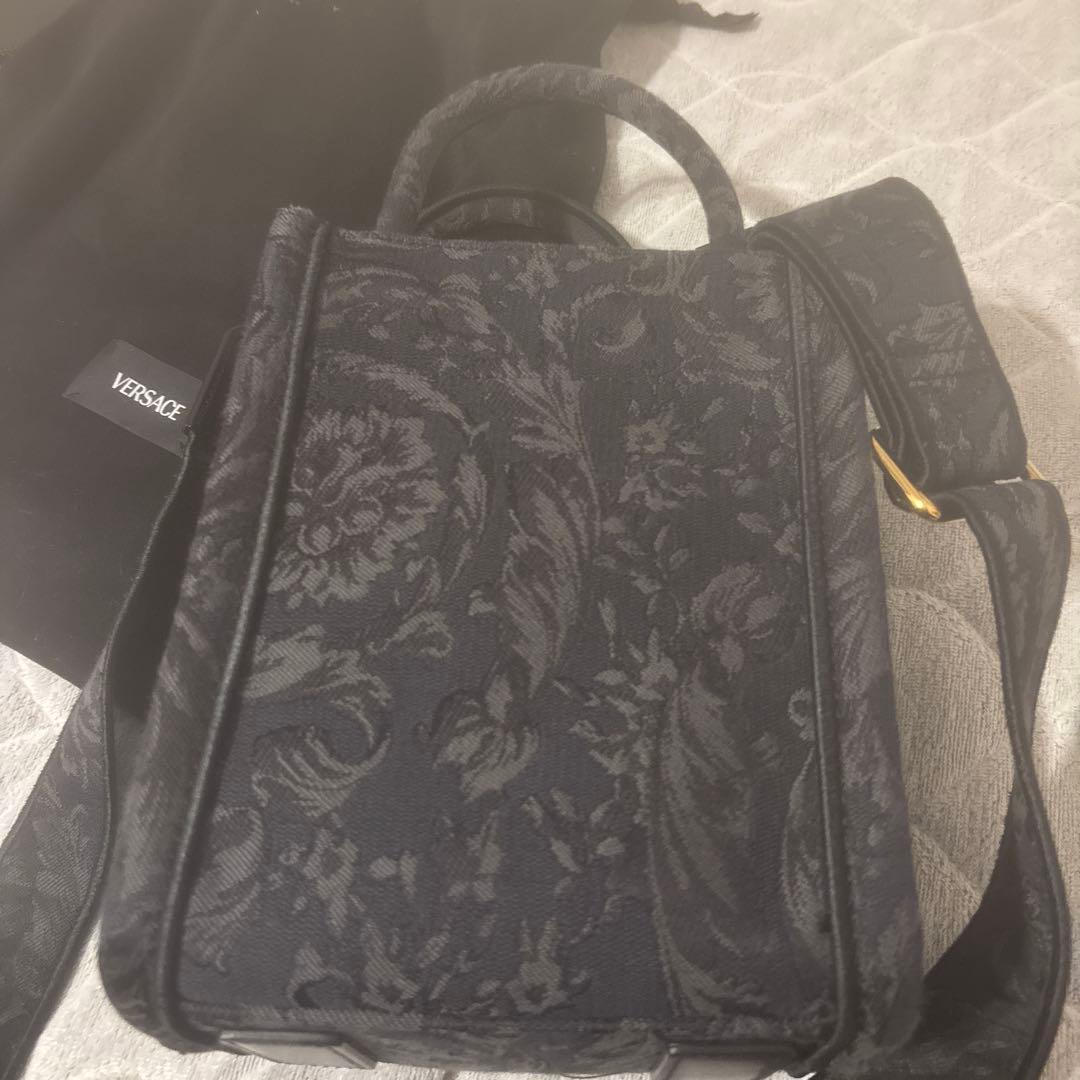 VERSACE ブラック ショルダーバッグ