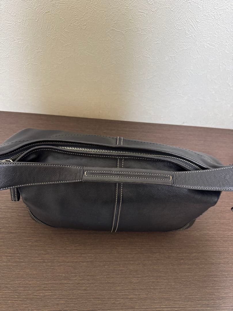 C*o様 COACHブラックレザーショルダーバッグ