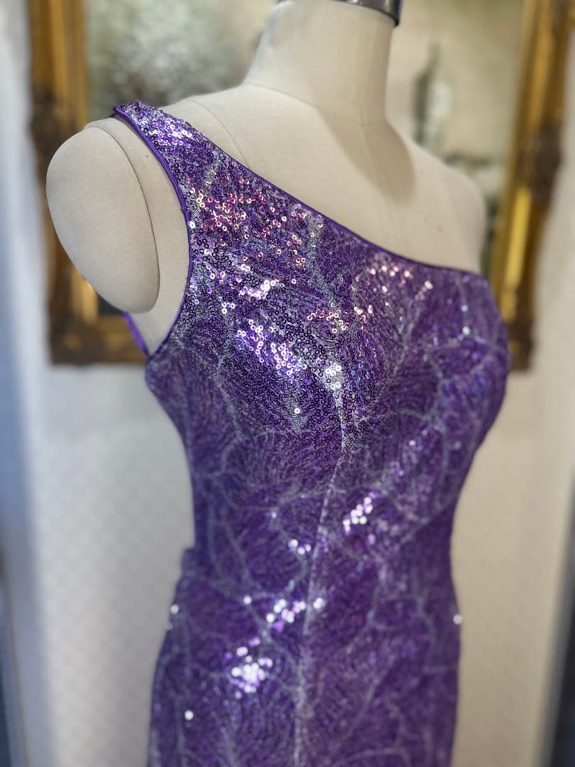 紫色 スパンコール 片肩ドレス