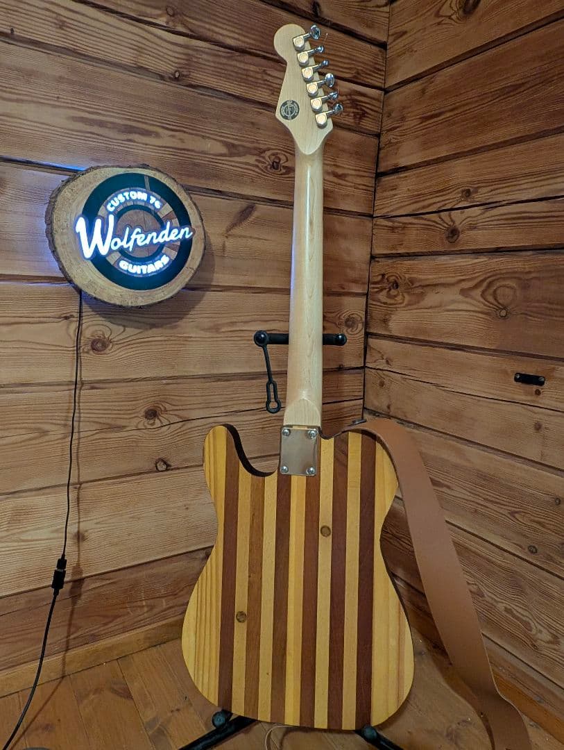 Custom エレキギター　ストライプ