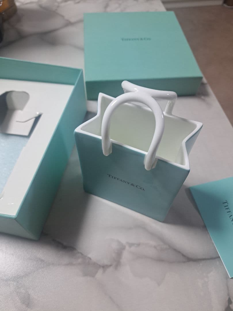 ティファニー　ショッピングバッグ　オブジェ　インテリア　置物　陶器　花瓶　箱有り