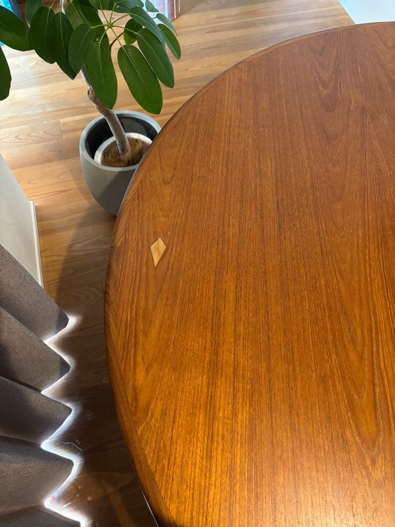 G-PLAN直径122センチ伸長式ダイニングテーブル