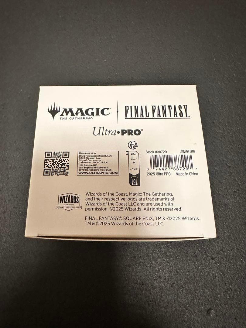 ウルトラプロ FF《クラウド：星の守護者》 プレミアムレザレットデッキボックス