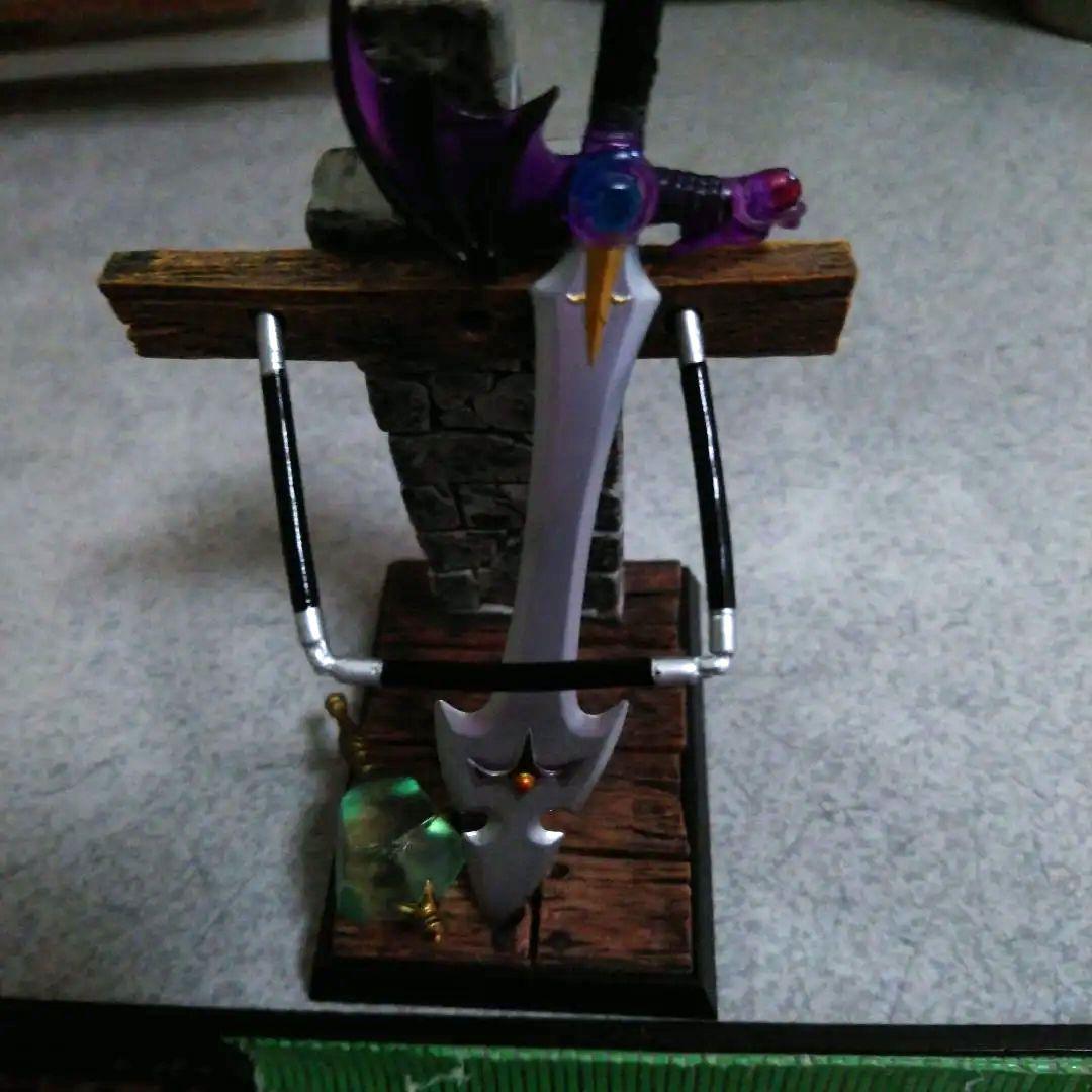 ホワイトフライデー価格1000%引き限定1点物ドラゴン装飾付き剣フィギュア