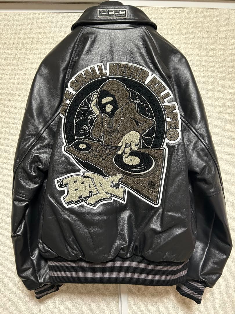 新品未使用 アベイシングエイプ レザージャケット スタジャン M