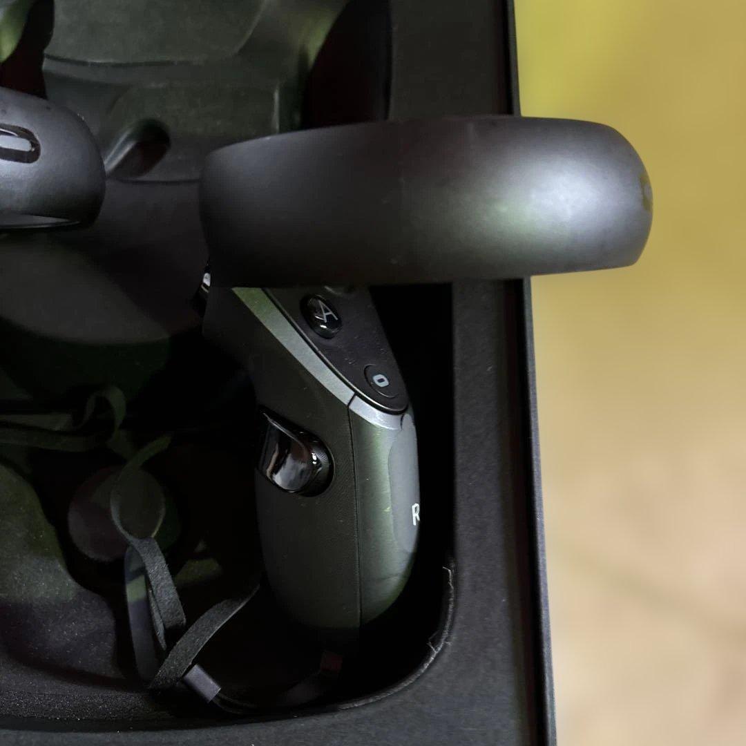 オキュラス クエスト  Quest 64GB VRヘッドセット