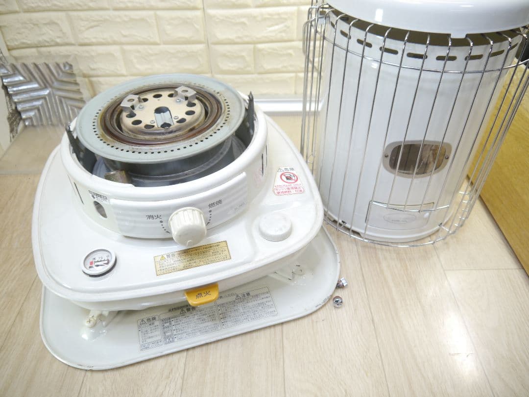 送料無料です。2014年　コロナ　ホワイト　石油ストーブ 円筒形