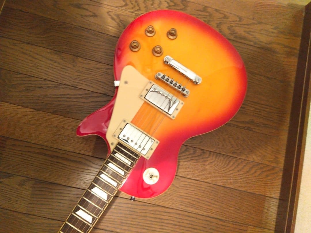 【最終価格】Maison　レスポールタイプギター【美品】