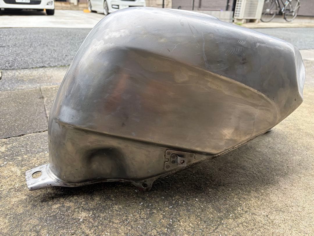 HONDA CBR250R MC19ハリケーン 純正タンク塗装用 錆び取り済み