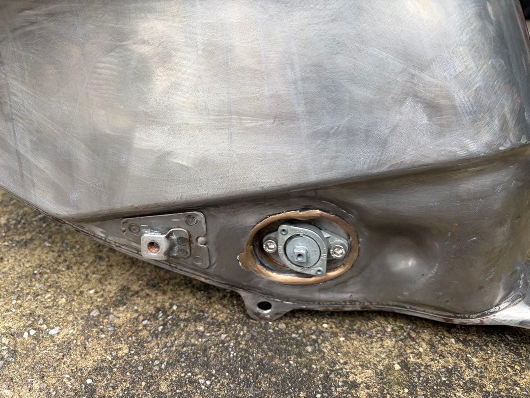 HONDA CBR250R MC19ハリケーン 純正タンク塗装用 錆び取り済み