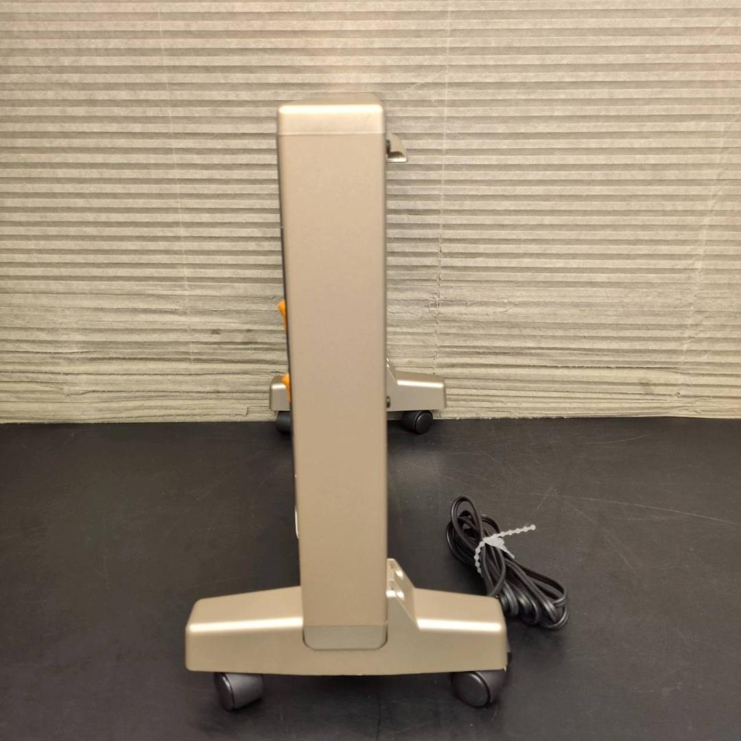 ☆美品　サンルミエ 遠赤外線パネルヒーター サンルミエ・キュート E800LS