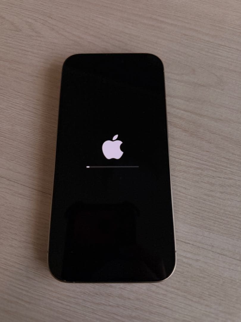 Apple iPhone15 Pro ナチュラルチタニウム 美品