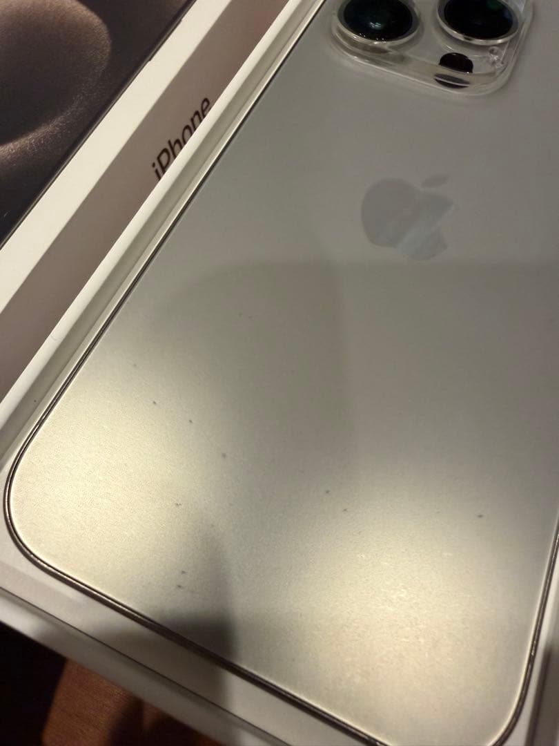 Apple iPhone 15 Pro ナチュラルチタニウム 256 GB 本体