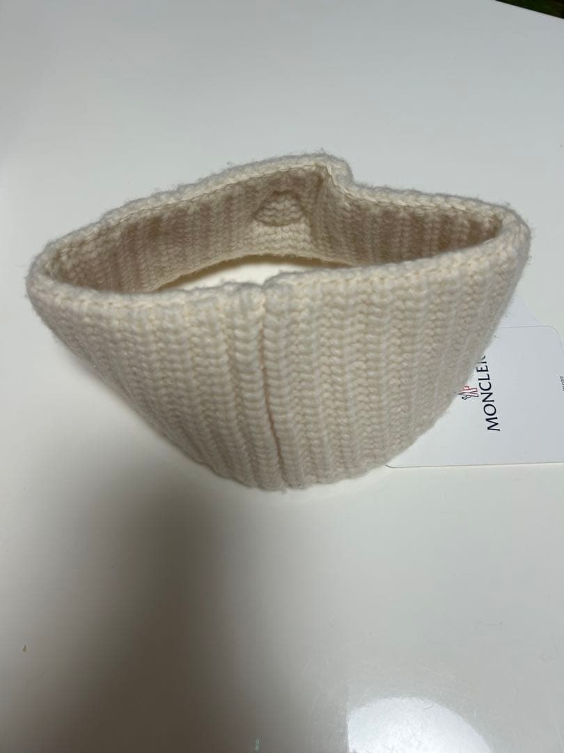 新年大セール⭐︎MONCLER アイボリー ニット帽 新品タグ付き