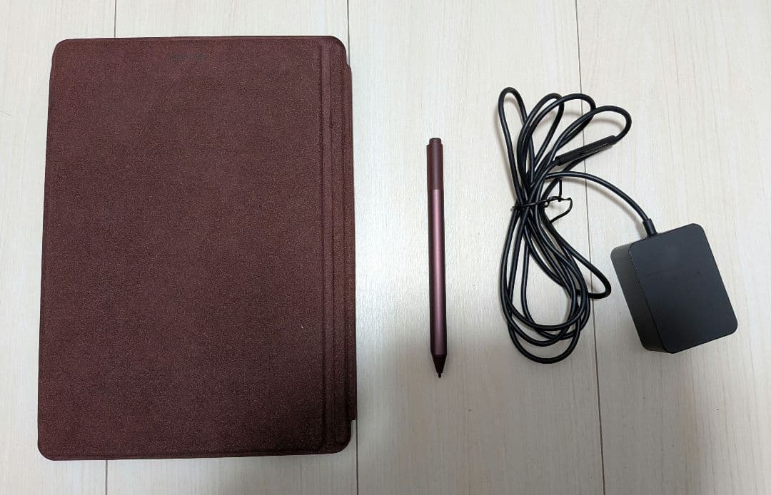 初代Microsoft Surface Go（Model: 1824）