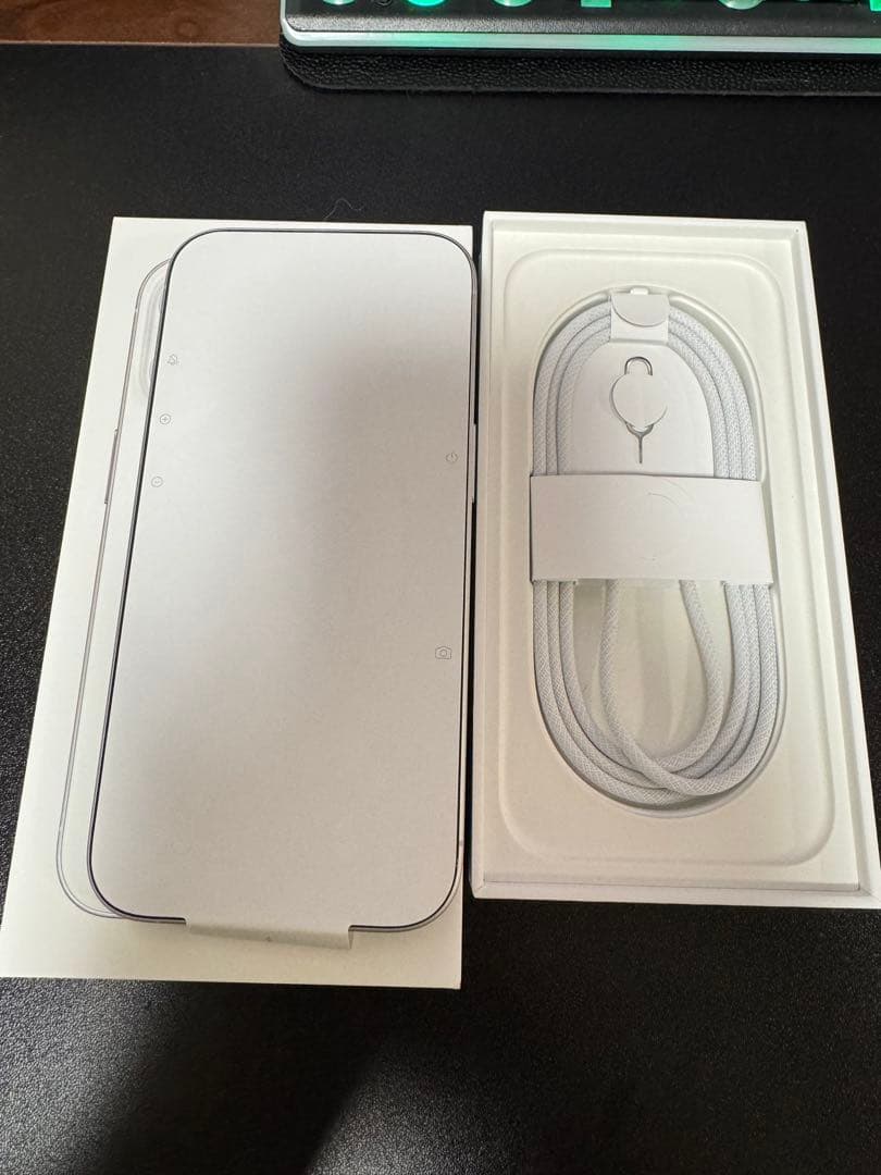 インタン　新品未使用iPhone 16 ホワイト128GB