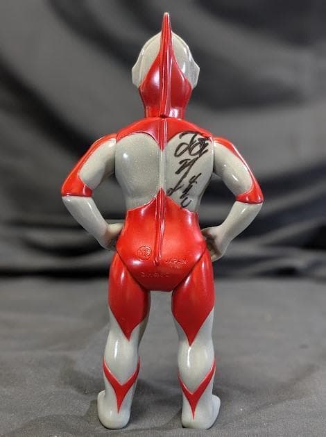 サイン入りウルトラマンaタイプ（Ｍ１号）ソフビフィギュア