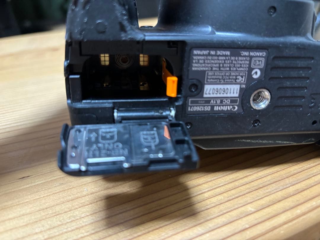 デジタルカメラ Canon EOS Kiss Digital N EF-S18-55mm