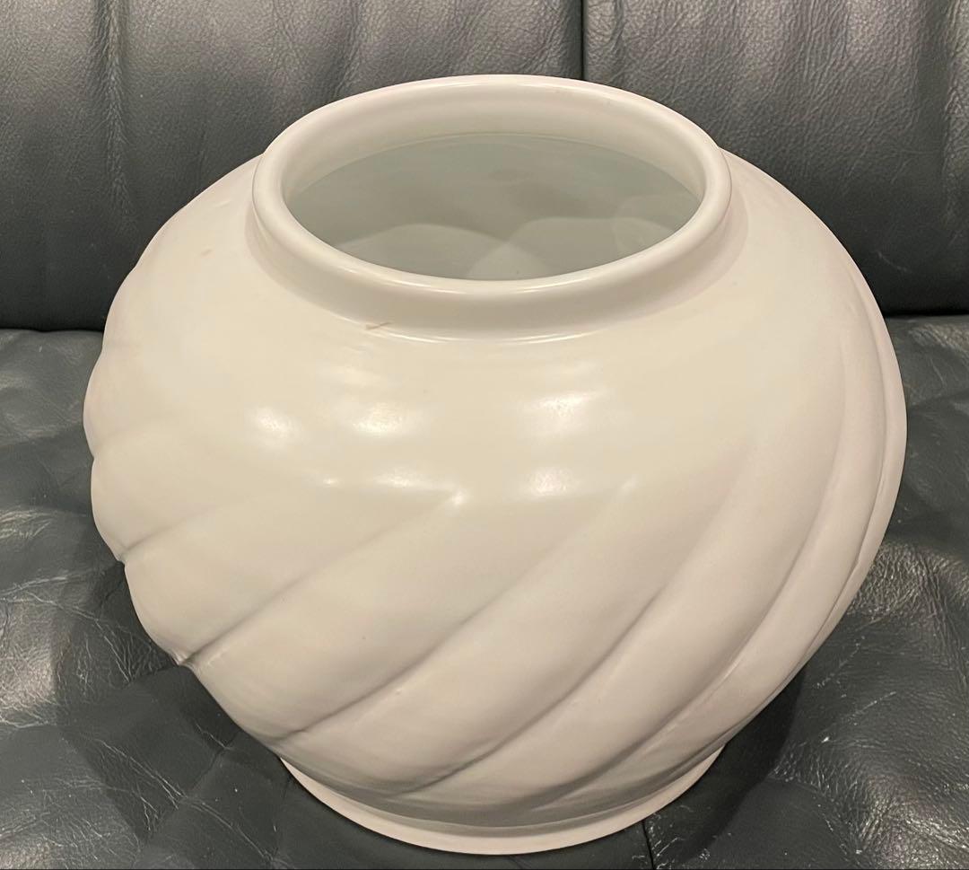 白磁縄文壺　菊池一磨作　未使用品