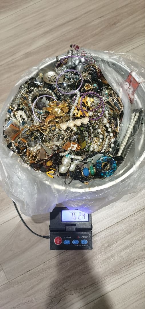 アクセサリー　いろいろ　ジャンク . 7.6kg