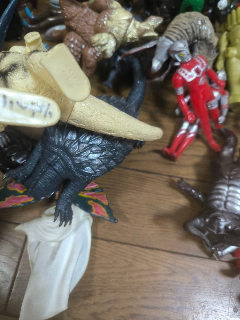 【希少・状態様々】ウルトラマン、仮面ライダー、戦隊シリーズ フィギュア 大量