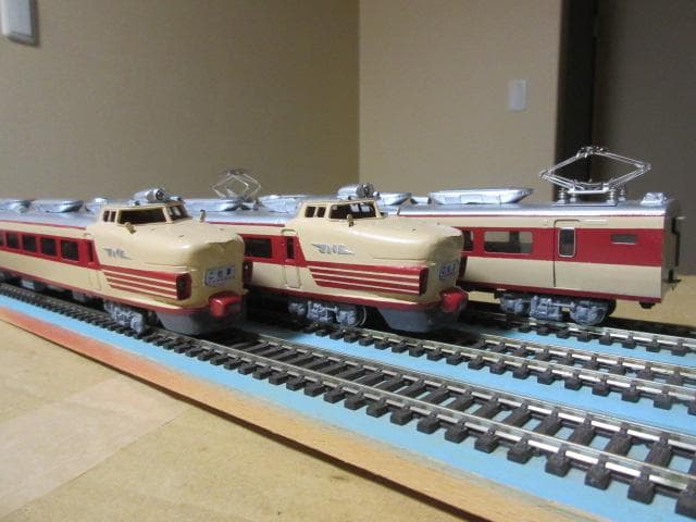 国鉄151系　特急形電車「こだま」３両セット　HOゲージ　金属製・メーカー不詳