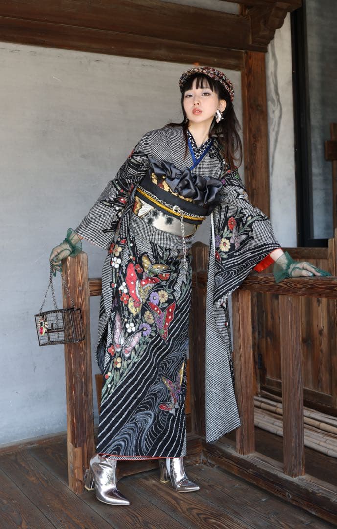 振袖 フルセット 黒総絞り バタフライ カラフル ラメ 新品小物