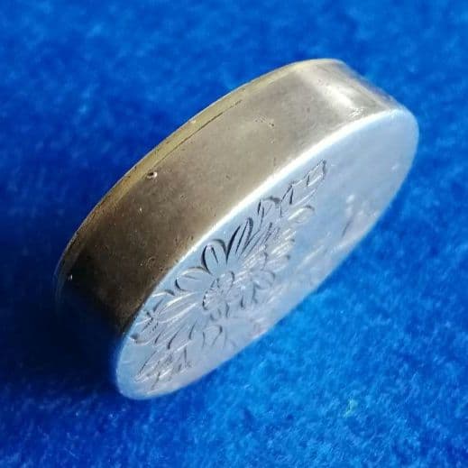 逸品　仁丹ケース④　銀張り　片切り彫　仁丹入れ　ピルケース　明治大正昭和　和骨董