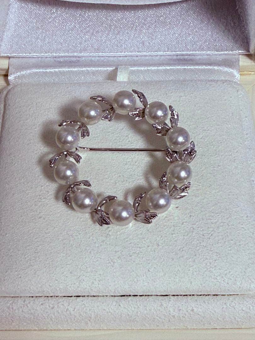 ミキモト　ブローチ　葉彫り