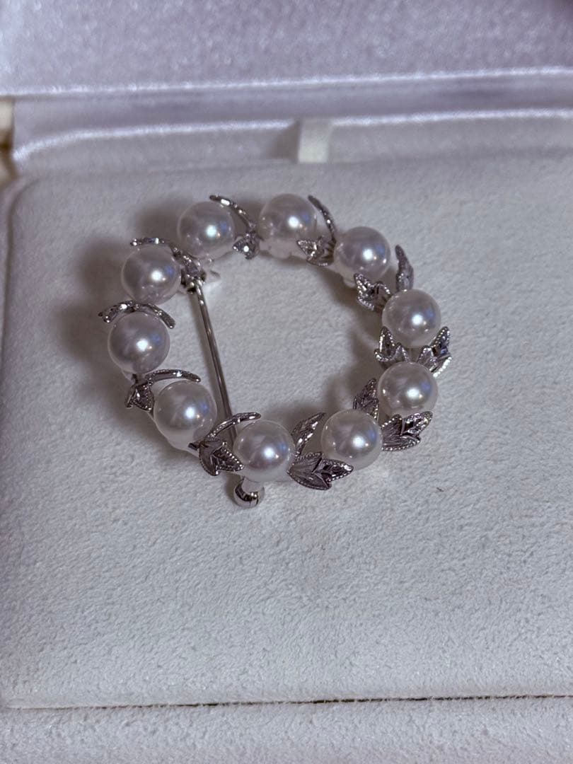 ミキモト　ブローチ　葉彫り