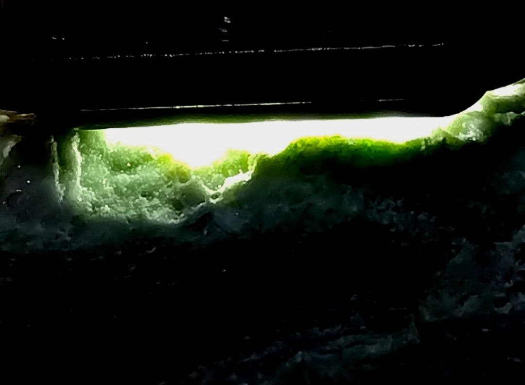 ★翡翠原石★糸魚川硬玉【青海川・転石ウブ・クラスター翡翠299ｇ】