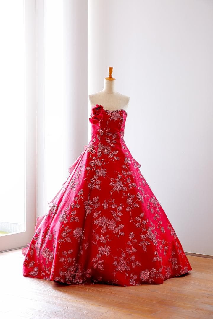 赤色 花柄刺繍 ストラップレスドレス