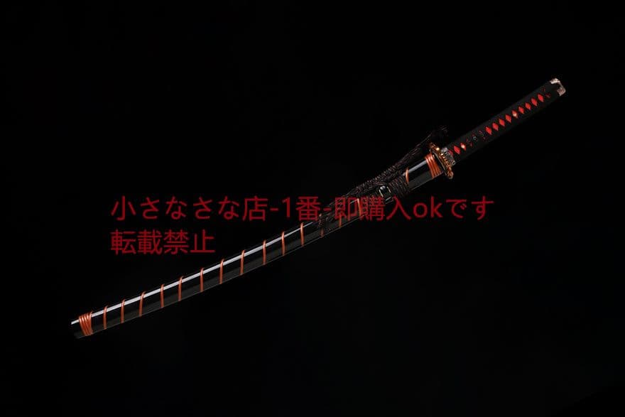 武士の刀を磨く 武具　刀装具　日本刀　模造刀 居合刀